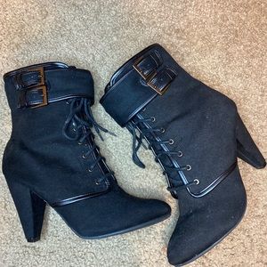 Women’s heel boot